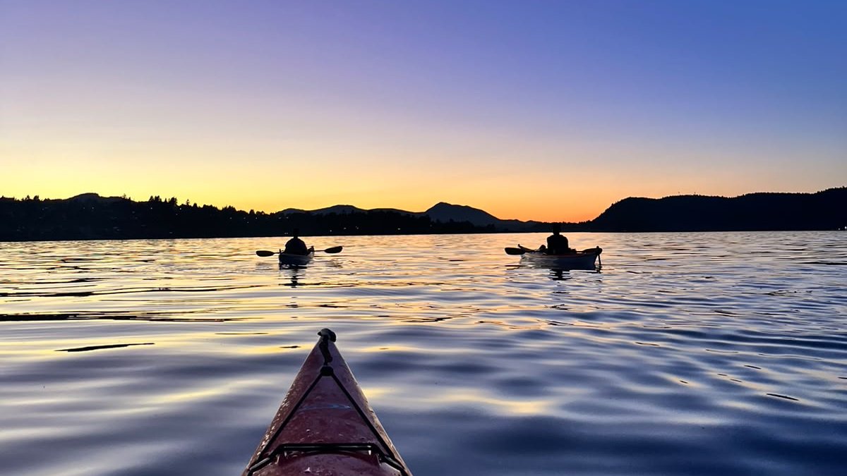 Sunset paddle on the Evening Tour in Ladysmith Harbour